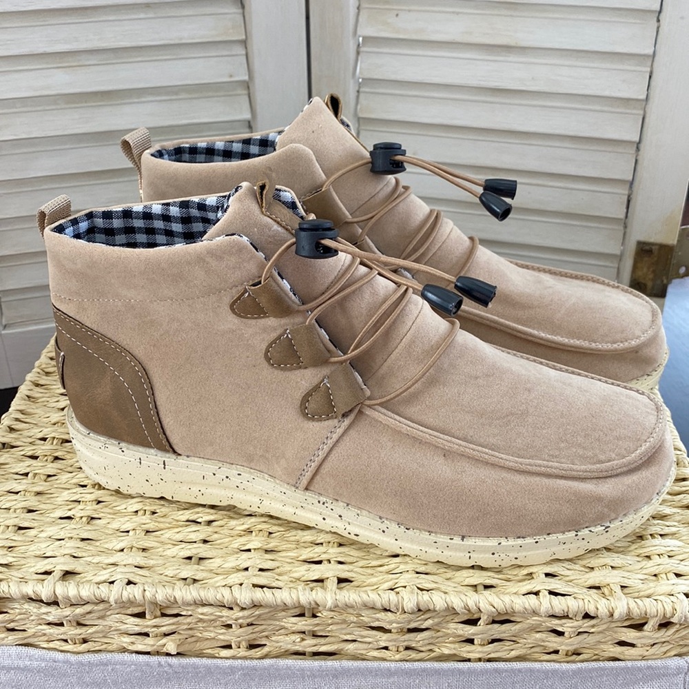 Woman’s light weight ankle boot.
